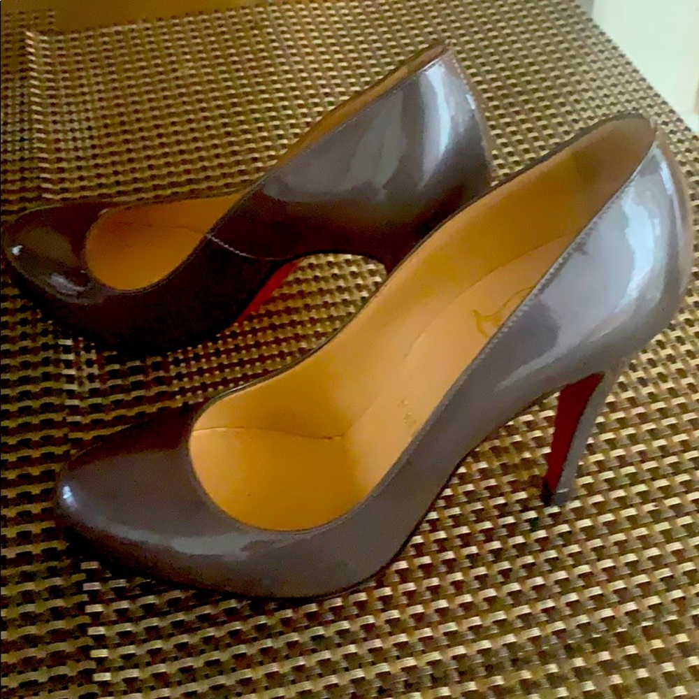 Christian Louboutin  grey  leather shoes size 6,5